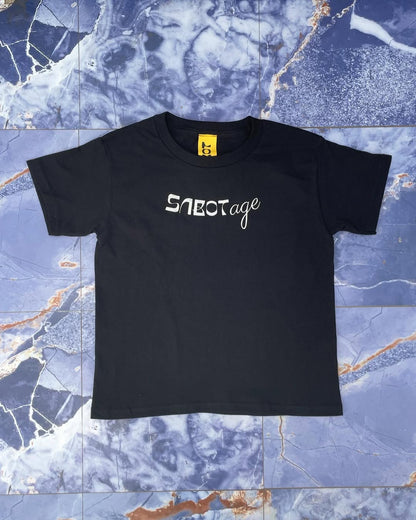 SABOT(age) x SIMON SEBASTIAN TEE